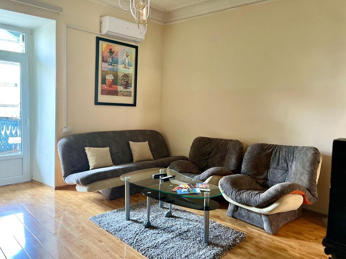Apartment In Old Tbilisi Orbeliani Square Extérieur photo