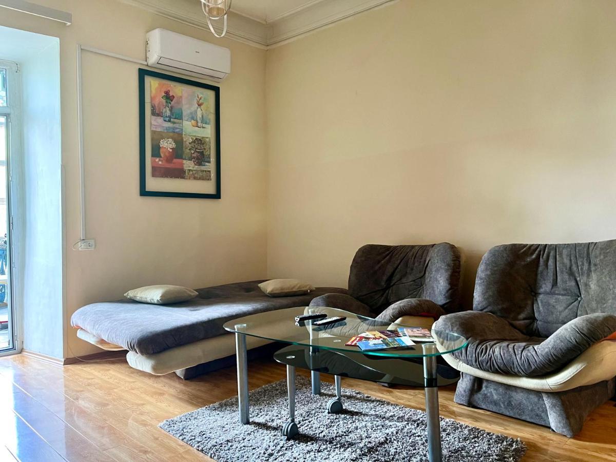 Apartment In Old Tbilisi Orbeliani Square Extérieur photo